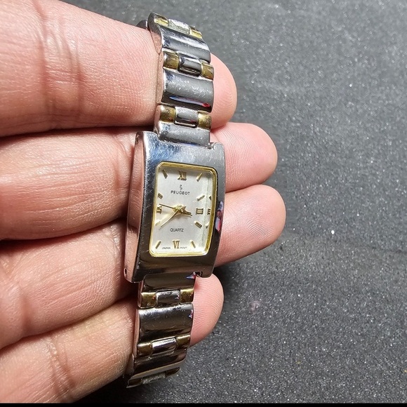 Peugeot 758 Ladies Quartz Watch Tank Style Silver Gold Tone Roman Dial Working - Picture 5 of 9